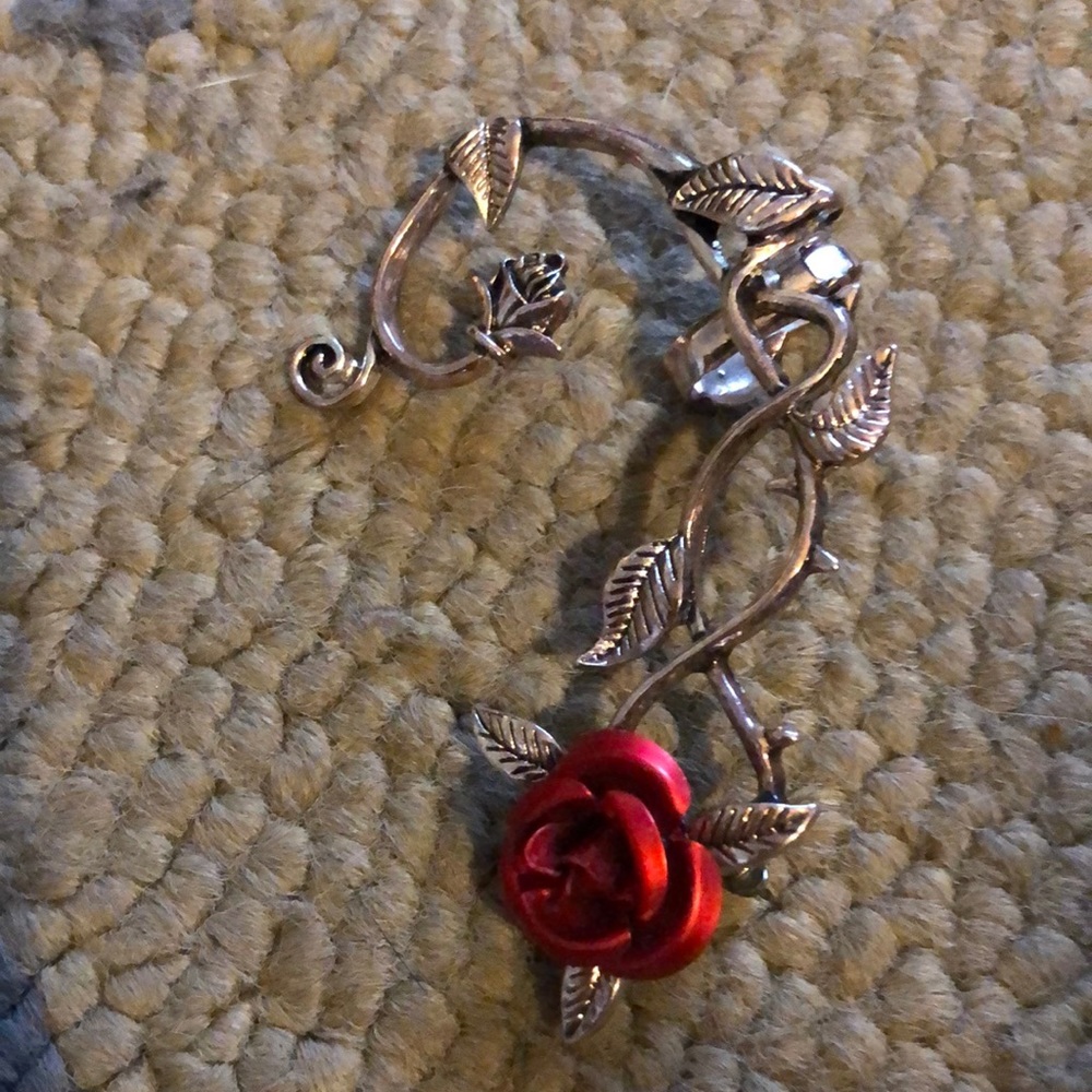 Rose ear cuff